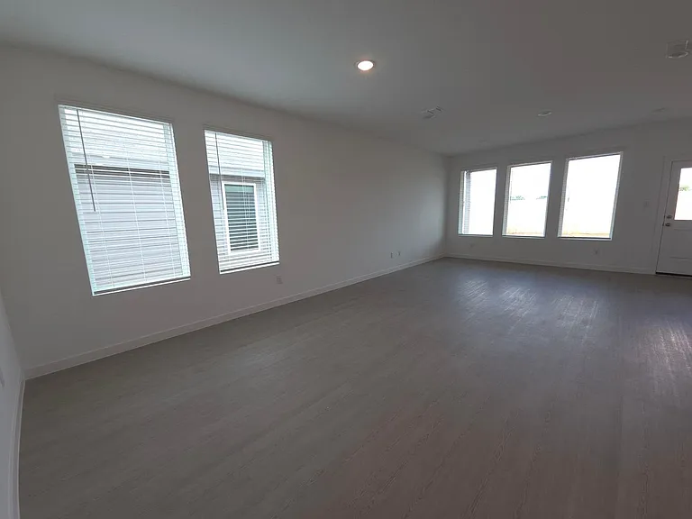 243 Juanita Way — Photo 15