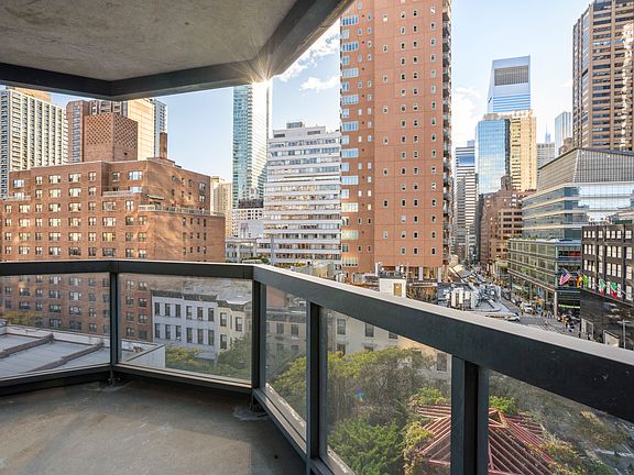 4th image of 200 E 61st St APT 8A