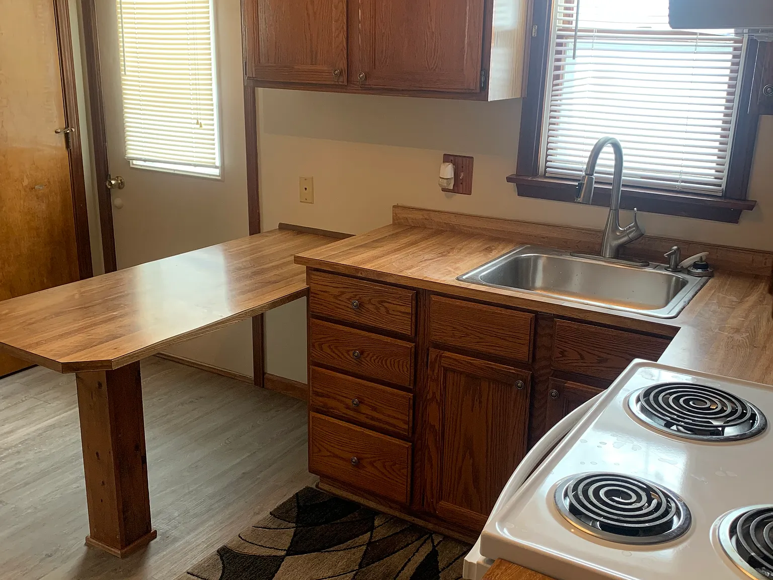 2 bed, 725 sqft, $825 — Photo 1