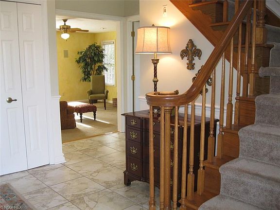 5th image of 85 Jefferson Dr