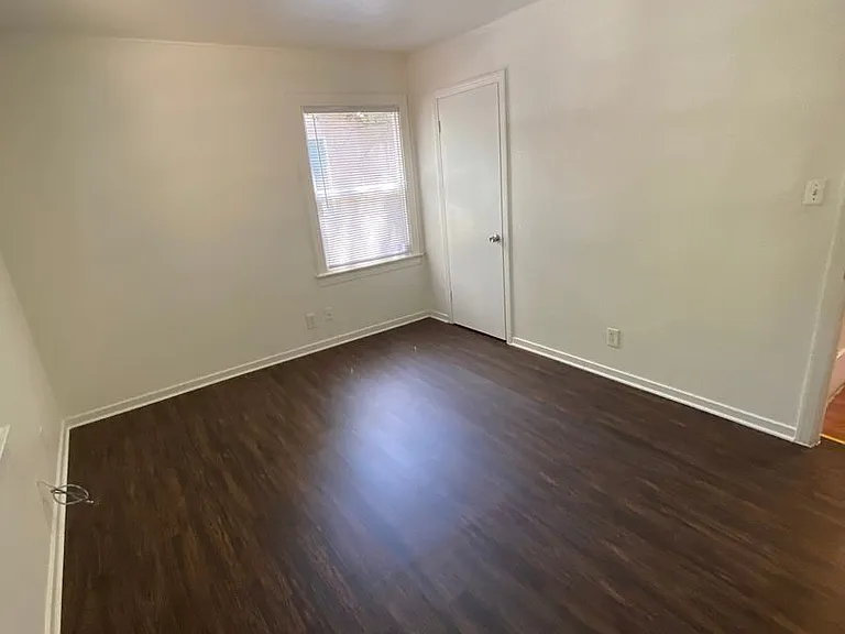 220 El Camino Ave — Photo 8