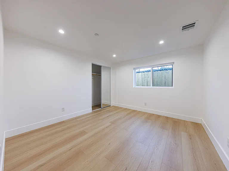 1330 S. Longwood Ave. — Photo 62