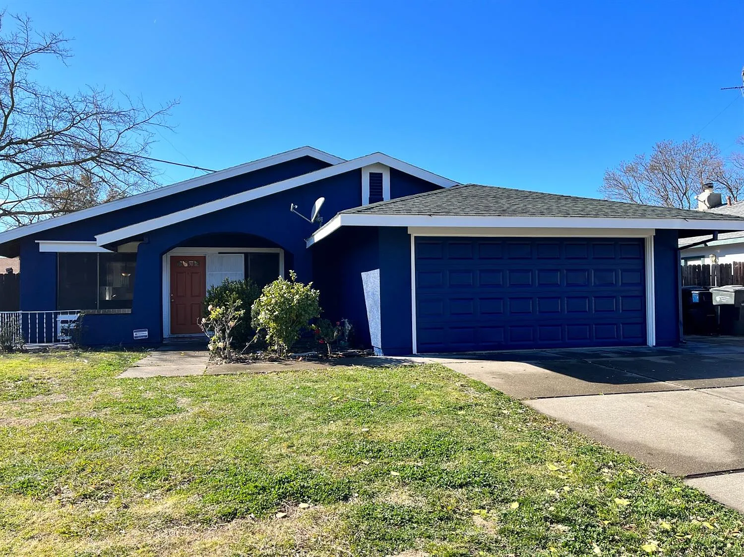 7962 Deer Creek Dr photo 1
