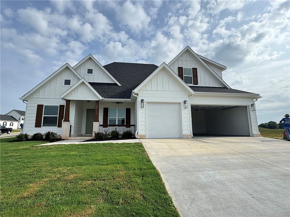 1st image of 2716 Amaris Ave
