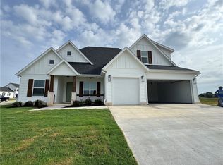 2716 Amaris Ave, Lowell, AR 72745
