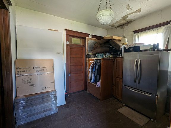 5th image of 222 N Adams St