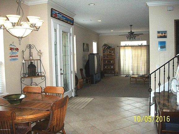 4th image of 437 12th Ave S