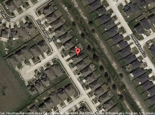 16030 Pin Oak Ridge St, Houston, TX 77073