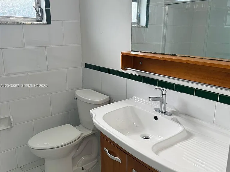 767 SW 9th St #202 — Photo 10