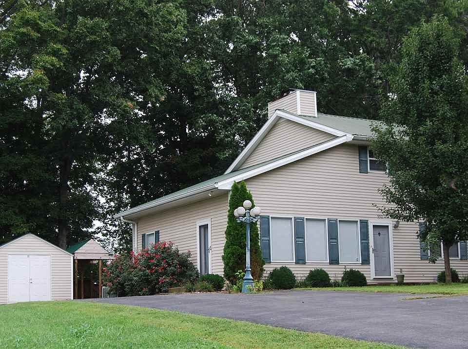 1st image of 550 Lakeview Dr