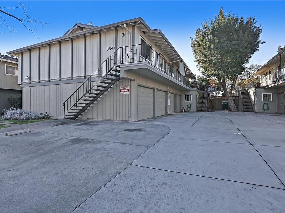 1st image of 3844 Barker Dr