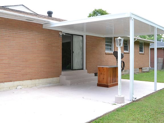 2nd image of 3227 Moorewood Dr