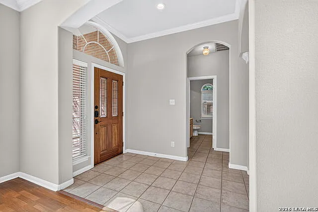 3 bed, 2.0 bath, 2545 sqft, $3,000 — Photo 4