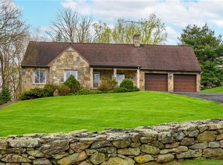 2975 Huntington Rd, Trumbull, CT 06611