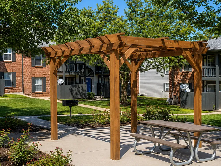 Lenexa Crossing Apartments — Photo 24
