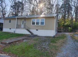 222 East Dr, Oak Ridge, TN 37830