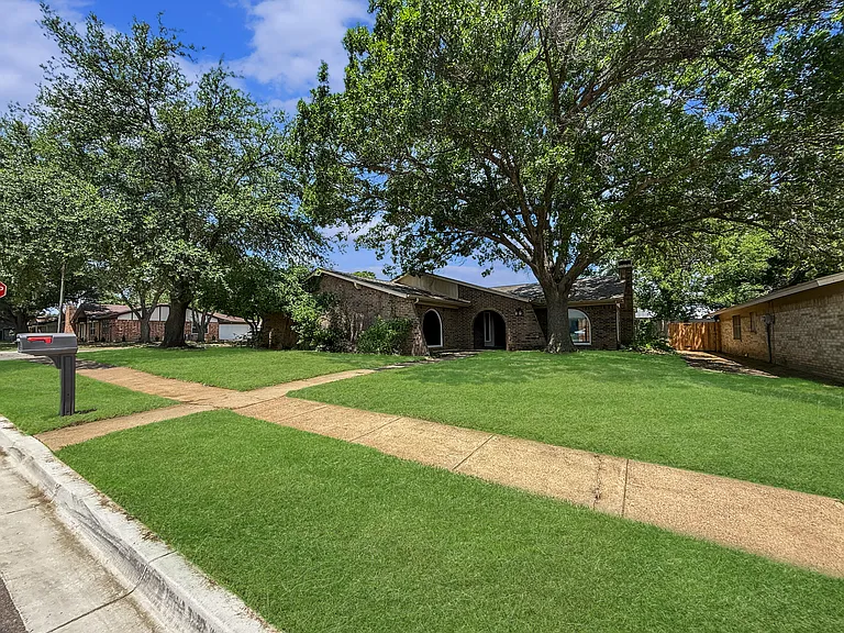 6251 Shirley Dr — Photo 1