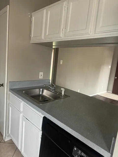 9747 Whitehurst Dr — Photo 2