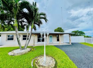 20400 NW 40th Ct, Miami Gardens, FL 33055