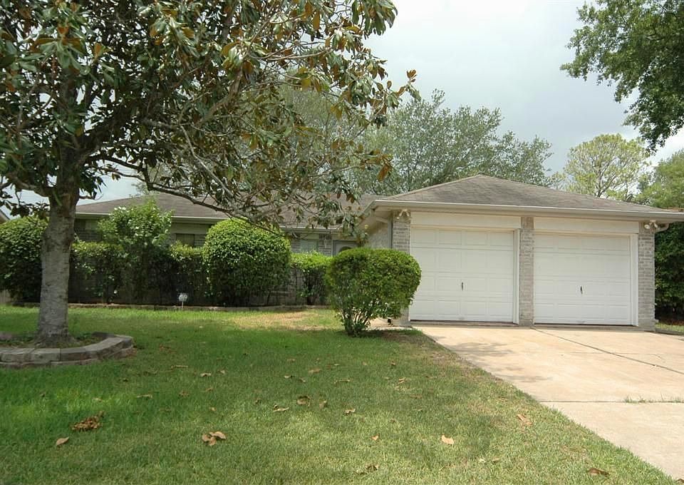 1st image of 16530 La Avenida Dr