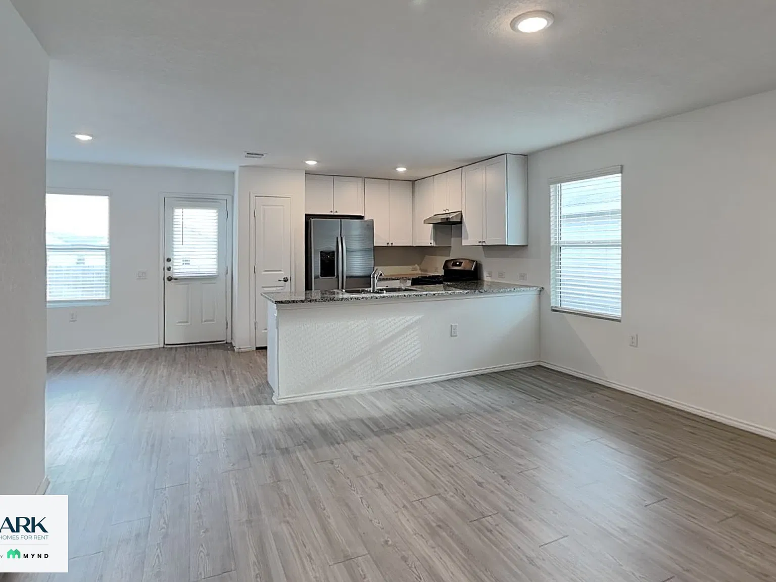 3 bed, 2.0 bath, 1217 sqft, $1,475 — Photo 2