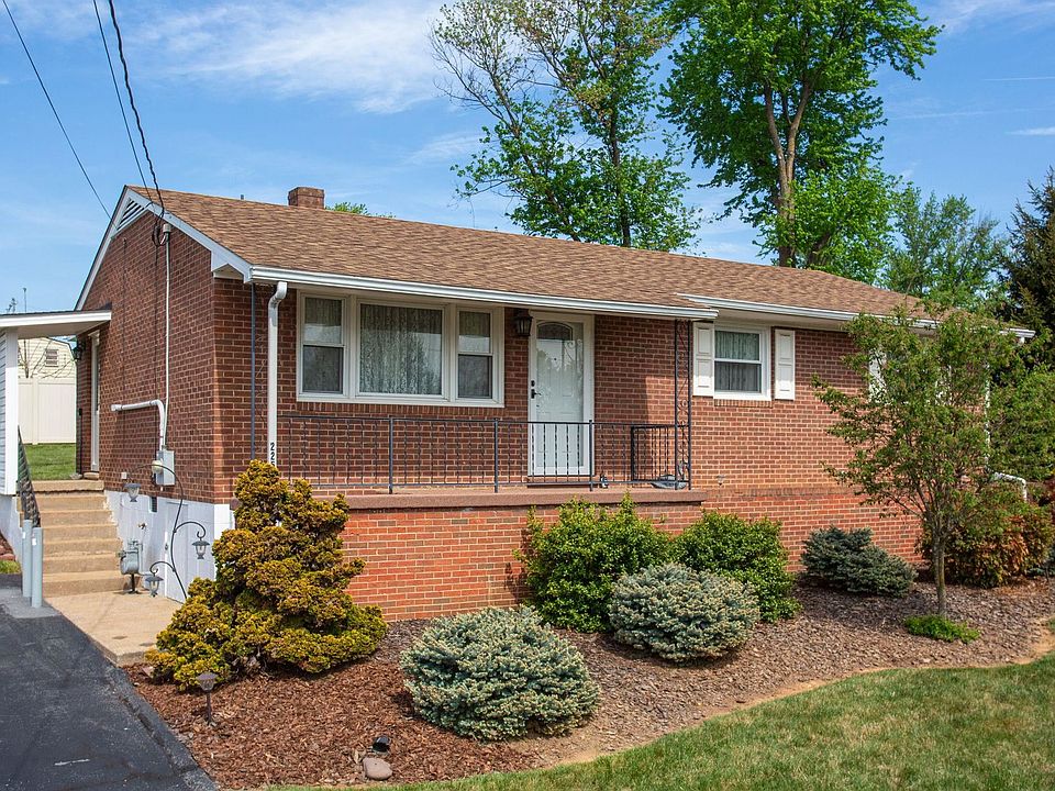 1st image of 225 Hartman Dr
