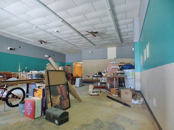 3rd image of 405 S Thompson Ave