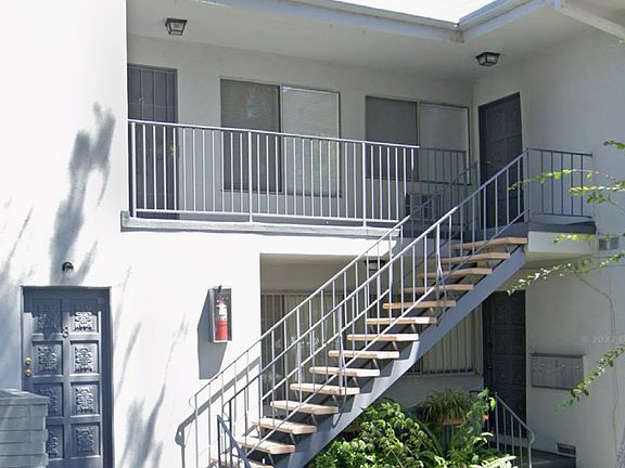 3rd image of 3250 Oakhurst Ave APT 7