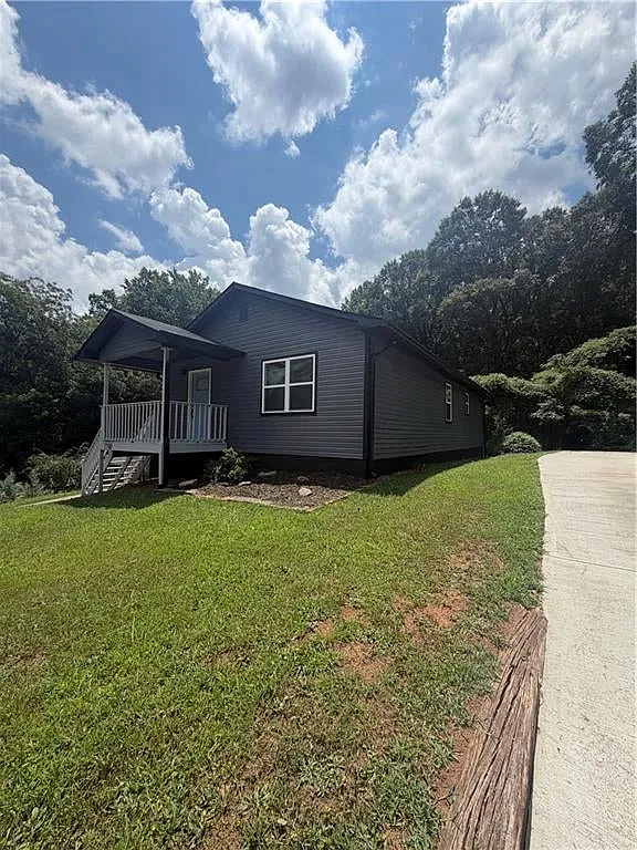 3 bed, 960 sqft, $1,900 — Photo 3