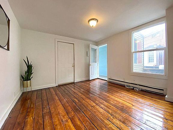 4th image of Columbia St #3