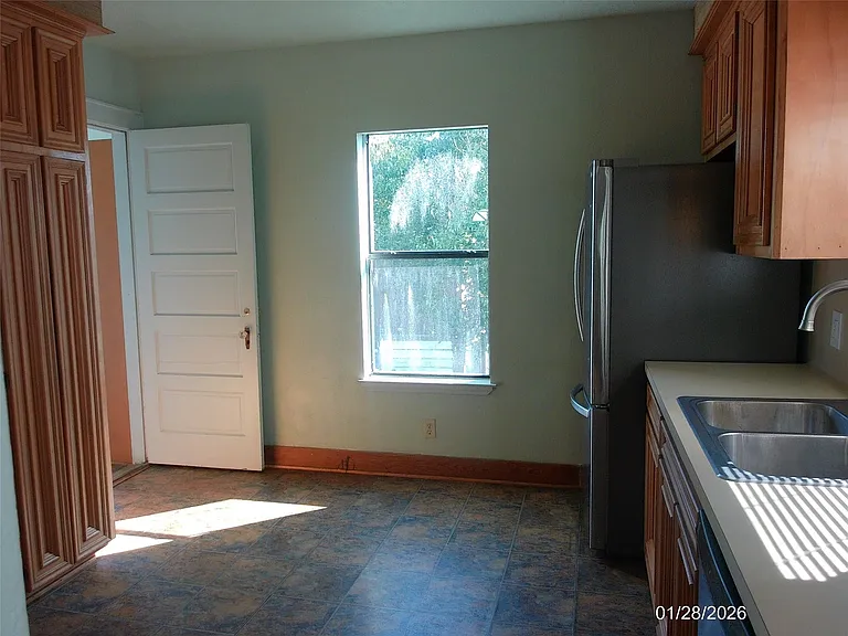 4619 Avenue S — Photo 13