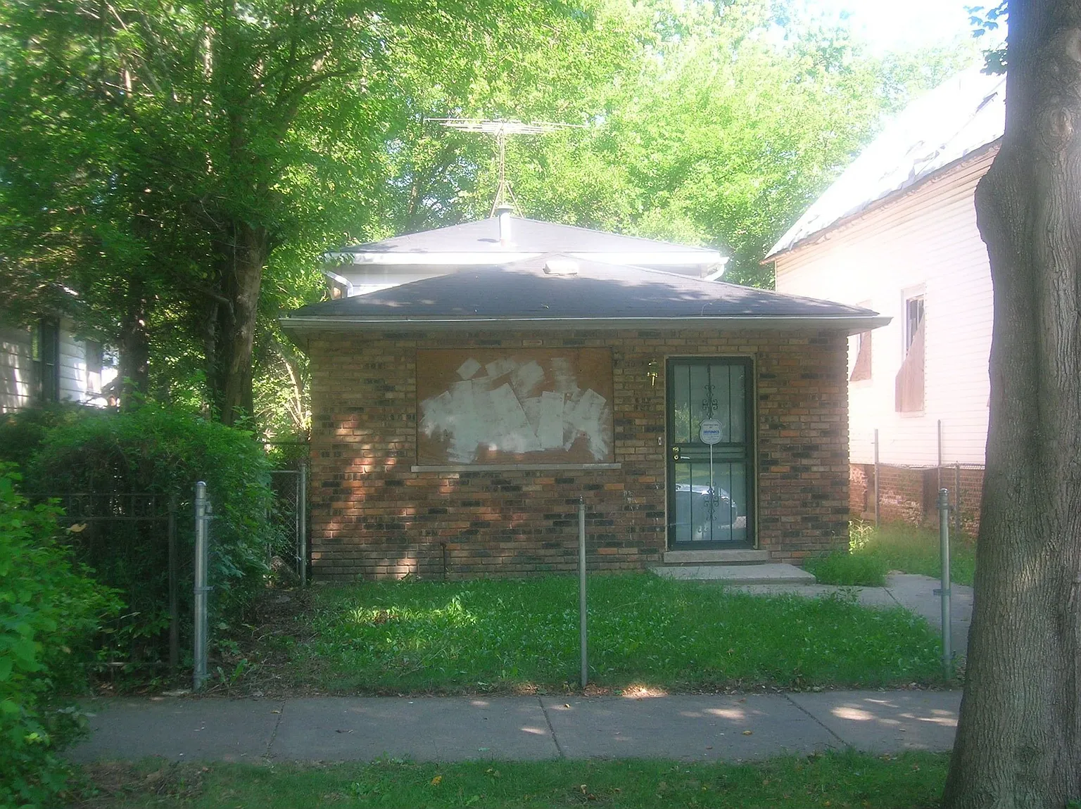 236 W 118th St photo 1