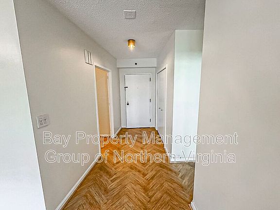 2nd image of 1805 Crystal Dr APT 217S