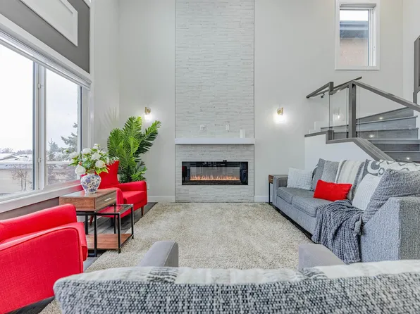 9007 181st Ave NW, Edmonton, AB T5Z 0K1