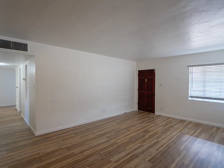 4917 E Timrod St — Photo 3