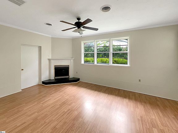 3rd image of 117 Loretta Dr