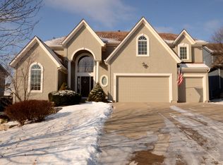 7320 Caenen Lake Rd, Shawnee, KS 66216