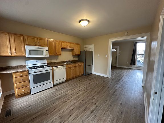 5th image of 711 Napoleon St Unit 711