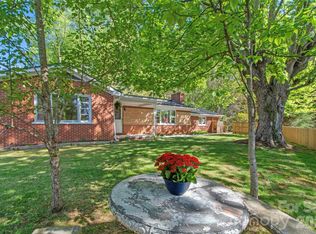 309 Presnell St, Burnsville, NC 28714