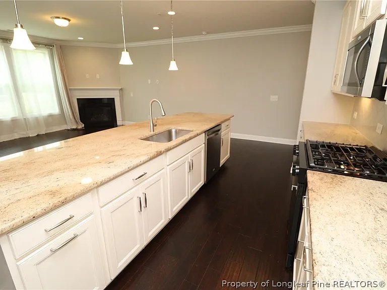 410 Boscawen Ln — Photo 7