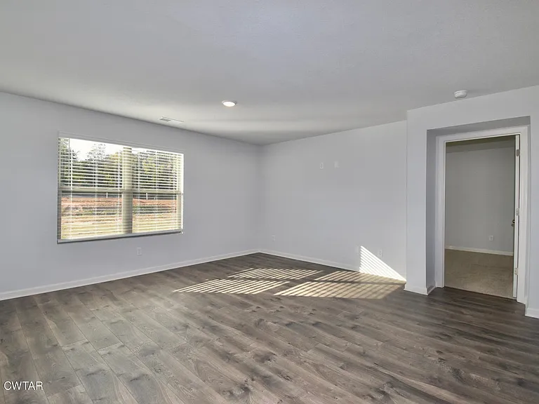 36 Chesterfield Cv — Photo 2