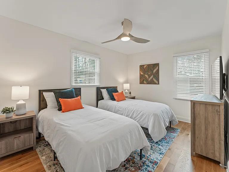 2256 Lakewood Dr NW — Photo 14