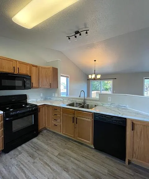 1223 Range View Cir — Photo 4