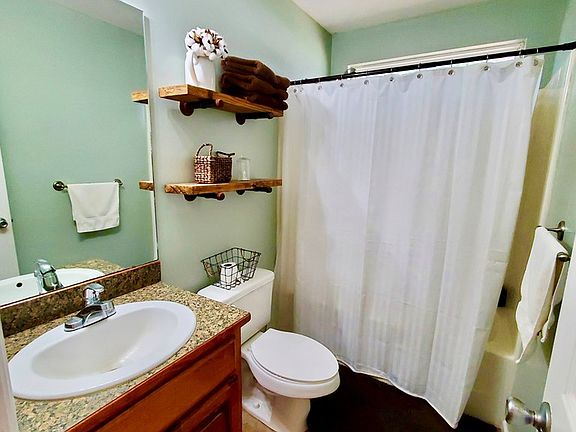4th image of 811 Kristen Ln