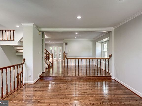 5th image of 3925 Green Look Ct