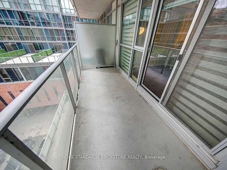 375 King St W #506 — Photo 31