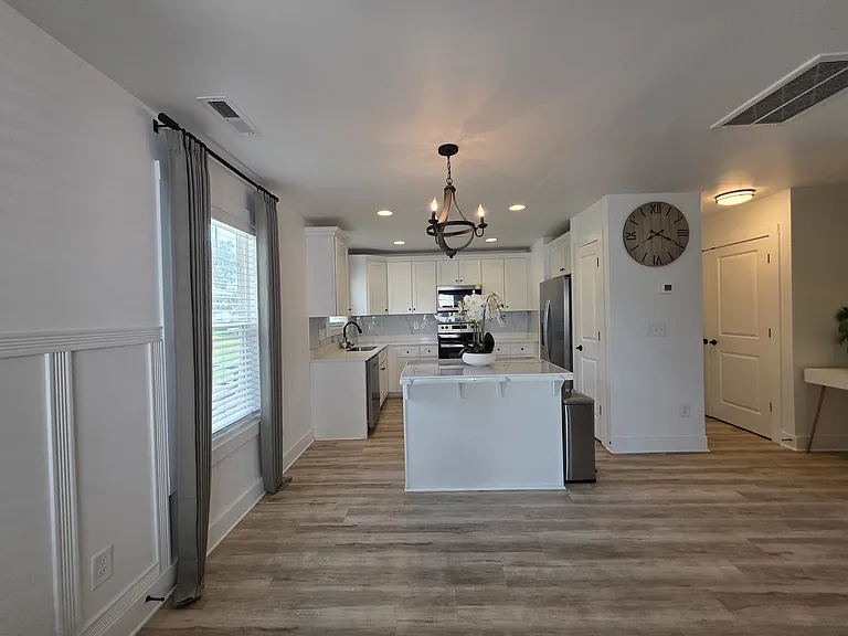 259 Patterson Ave SE — Photo 9
