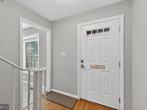 2nd image of 1846 Golf View Ct