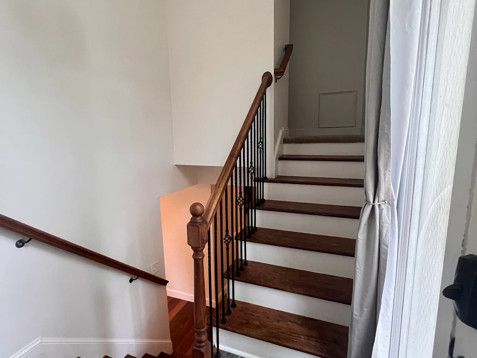 2 bed, 2.5 bath, 1400 sqft, $1,500 — Photo 3