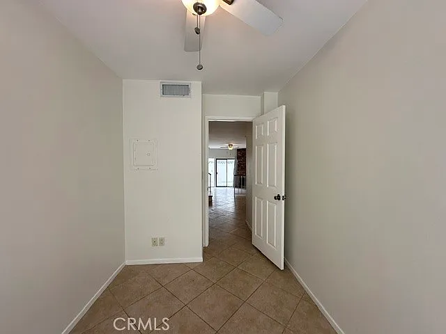 22865 Del Valle St — Photo 12